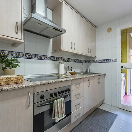 Malagasuite Three With Terrace شقة